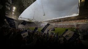 Футболна лудост: Да победиш или да прецакаш големия съперник? (ВИДЕО)