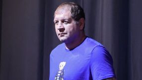 Емеляненко влезе в клиника за алкохолици