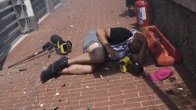 На косъм: Фотограф пострада при кошмара във Ф1 (ВИДЕО)