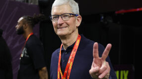 Тим Кук: Apple очаква загуби от 900 млн. долара заради митата
