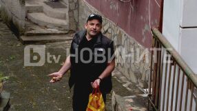 За първи път след убийството на Магдалена: Близки на Иван в къщата на престъплението (ВИДЕО)