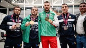 Националите по борба изпълниха заканата си