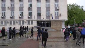 След побоя: Продължават да заплашват пострадалия глухоням мъж в Габрово 