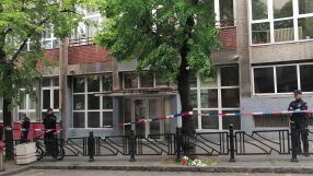 Взрив по време на възпоменание на жертви от стрелба в училище 