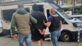 Нова схема: Младежи източиха кредити за 120 000 евро с фалшиви лични карти
