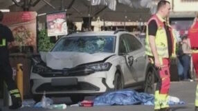 Двама загинали и много ранени, след като кола се вряза сред хора в Лайпциг