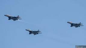 „Спартан“, „Кугър“ и за първи път - F-16: Каква военна техника може да наблюдаване на 6 май над София? (СНИМКИ)