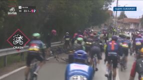 След масовото падане на колоездачи на Giro d'Italia: Какво е състоянието на пострадалите?
