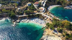 Гърция с план срещу "свръхтуризма": За 2025 г. се очакват приходи от близо 25 милиарда евро 