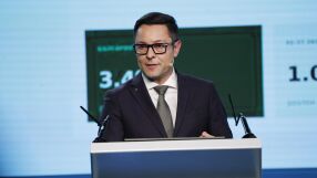 Министърът на икономиката: Разработва се пакет от 15 мерки във връзка с поскъпването на горивата