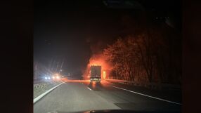Камион горя на "Хемус" в посока Варна