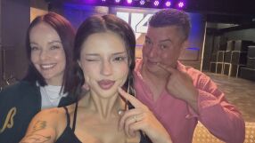 „Това човече е едно слънце. Видях я как тича около бара": Как собственик на клуб във Виена кани DARA да репетира в него?