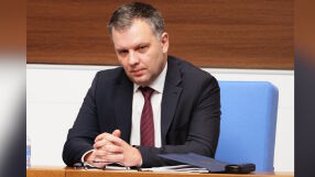 Заради „фрапиращи практики" министърът на правосъдието отстранява директора на Агенцията по вписванията
