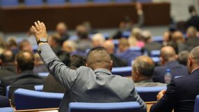  Високо напрежение в НС: В епицентъра на скандалите - изборът на европрокурора Георгиева