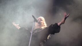 Шърли Менсън от Garbage: Живеем в страшни времена. Музиката ни събира и за няколко часа всичко грозно изчезва