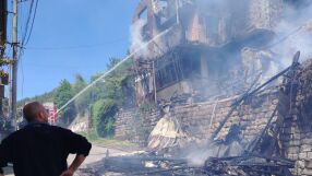 Пожарът в Тетевен е взел жертва