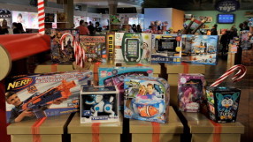 Българите харчат повече за подаръци, отколкото могат да си позволят