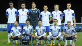 Футболно джудже шокира Гърция