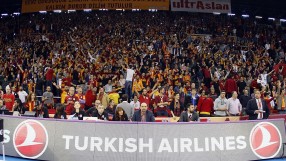 25-годишен загина след бой между фенове в Истанбул