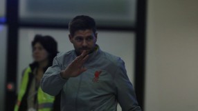 Ливърпул кацна в София