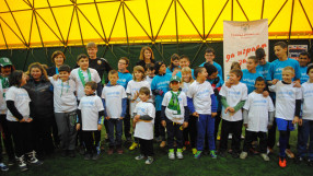 Ясни са късметлиите от благотворителната томбола за фен артикули на Ливърпул и Лудогорец