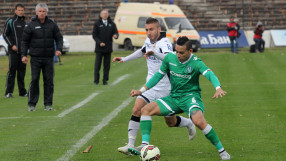 Лудогорец победи Славия със спорна дузпа