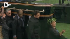 Изпратиха Джона Лому с маорска хака (ВИДЕО)