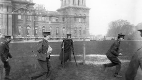 Футбол и война (ГАЛЕРИЯ)