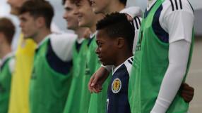 13-годишен талант прави фурор на Острова (ВИДЕО)