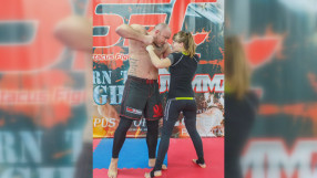 Детска учителка с победа за България на ММА турнир (ВИДЕО)