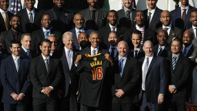 Обама прие шампионите от Кливланд в Белия дом (ВИДЕО)