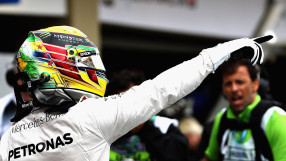 Люис Хамилтън стартира първи в Бразилия