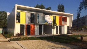 Спортни надежди живеят в общежития от морски контейнери (ВИДЕО)