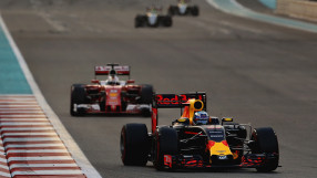 Местят старт от Формула 1 заради коронавируса