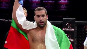 Багата спечели кървава битка с бразилец (ВИДЕО)