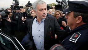 Моуриньо плати 3,3 млн. евро и избегна съд