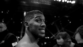 Джошуа: Бия Уайлдър и Паркър и се нареждам до Али и Тайсън