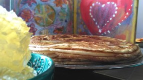 Катми с мая и прясно мляко