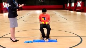 Дете нареди три кубчета на Рубик едновременно за по-малко от 2 минути (ВИДЕО)