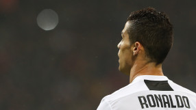 Лудите прищевки на футболните звезди