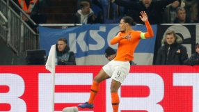 Ван Дайк и сълзите на съдията (ВИДЕО)