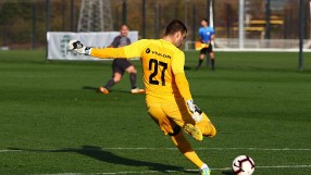 Почти 3 години по-късно: Владо Стоянов отново титуляр в 