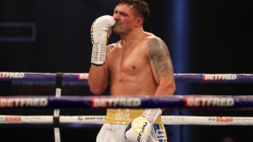 Усик остана непобеден след 12 рунда срещу Чисора