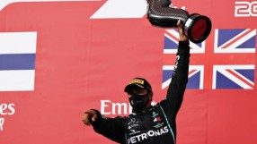 Нова победа на Хамилтън и рекорд за 