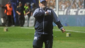 В Аржентина: Оперират Марадона по спешност