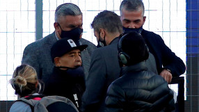 Операцията на Марадона е успешна. Той се чувства добре (ВИДЕО)