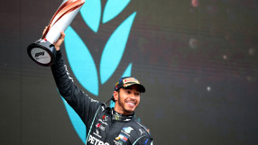 Хамилтън изравни Шумахер! Британецът е световен шампион за седми път