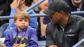 Уудс си партнира с Уудс: Баща и син на голф игрището