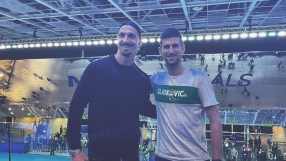 Лъвът Ибрахимович и вълкът Джокович: Сърдечна среща и позната песен (ВИДЕО)