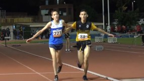 Да подадеш ръка на паднал съперник (ВИДЕО)